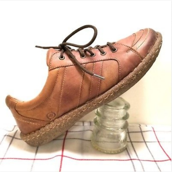 born walking shoes